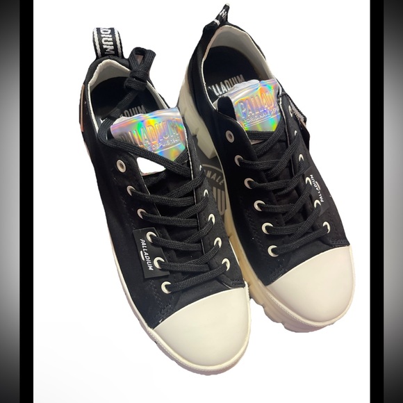 Palladium Revolt Lo TX Platform Sneakers Womens US Size 8 Black/Marshmallow - Picture 9 of 16